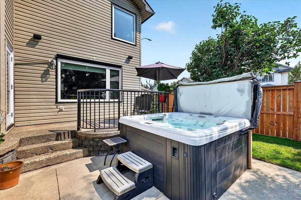 23 Cranfield Crescent Se, Calgary, AB - Outdoor With Deck Patio Veranda With Exterior