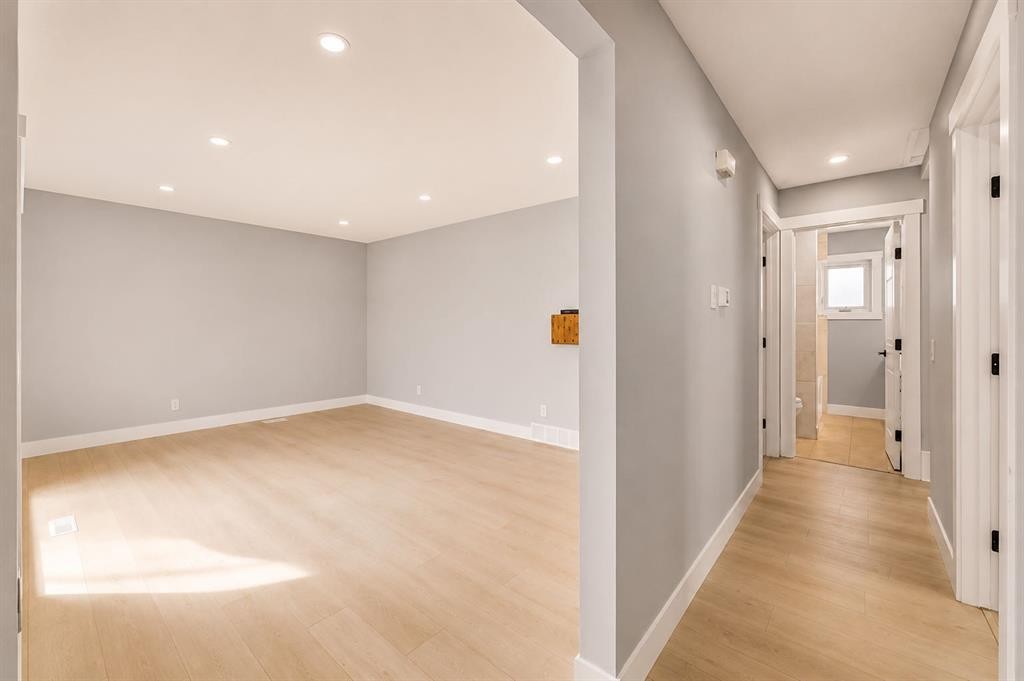 755 Penbrooke Road Se, Calgary, AB - Indoor Photo Showing Other Room
