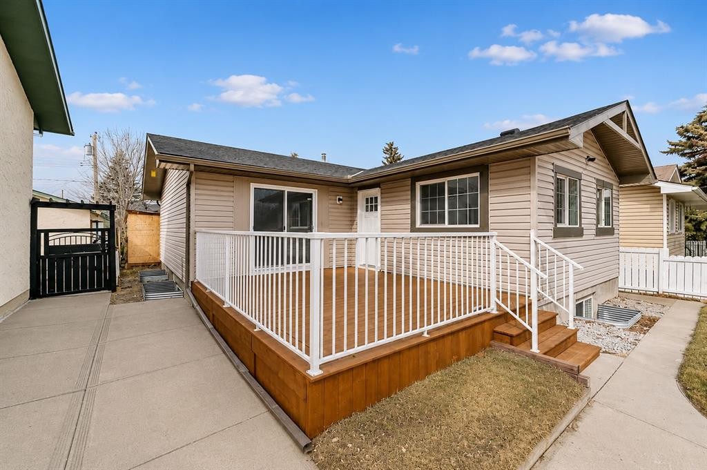 755 Penbrooke Road Se, Calgary, AB - Outdoor With Deck Patio Veranda With Exterior