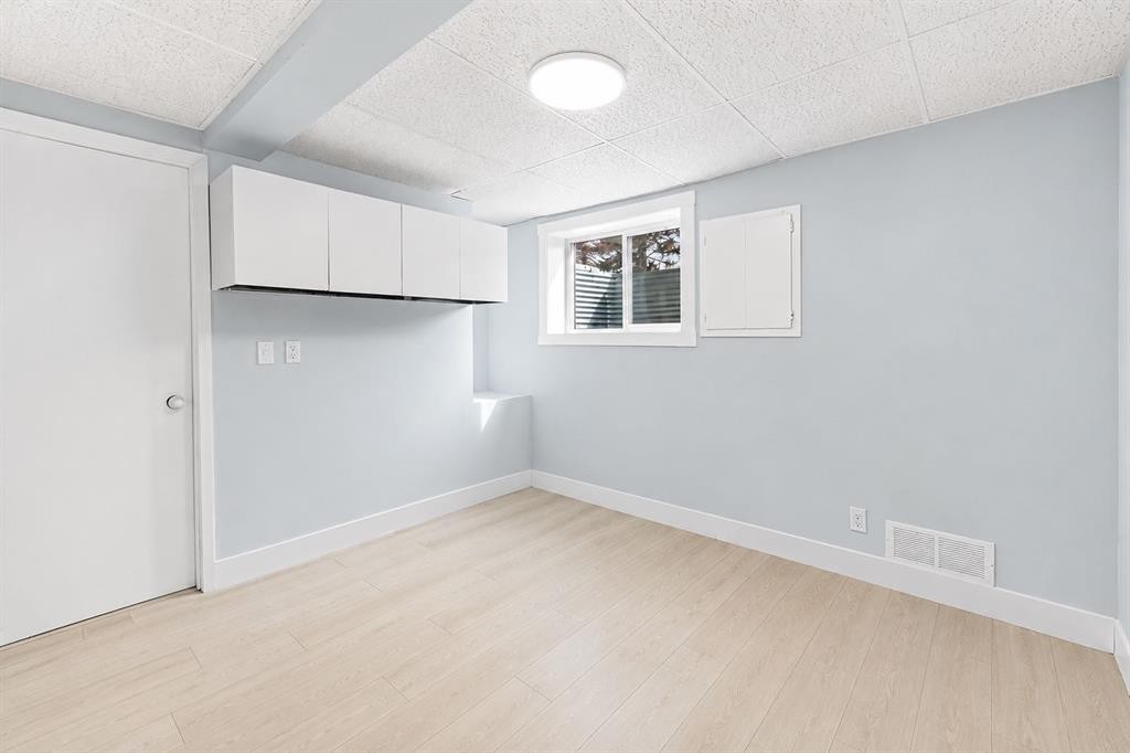 755 Penbrooke Road Se, Calgary, AB - Indoor Photo Showing Other Room
