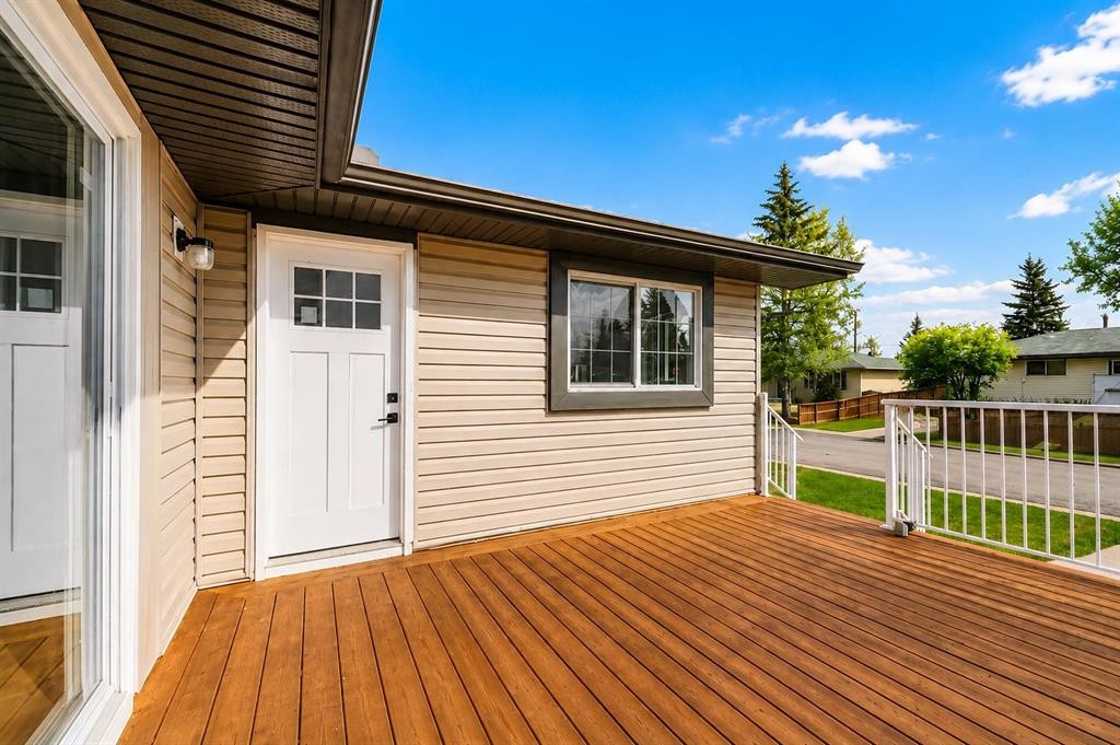 755 Penbrooke Road Se, Calgary, AB - Outdoor With Exterior
