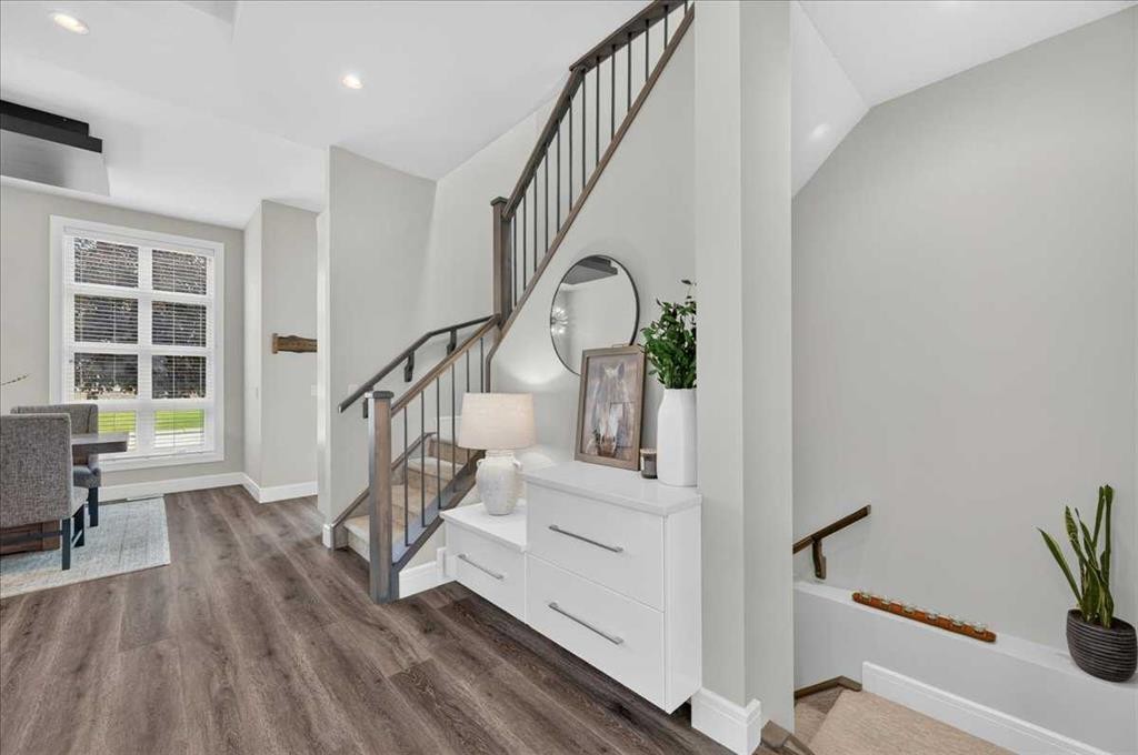 3127 44 Street Sw, Calgary, AB - Indoor Photo Showing Other Room