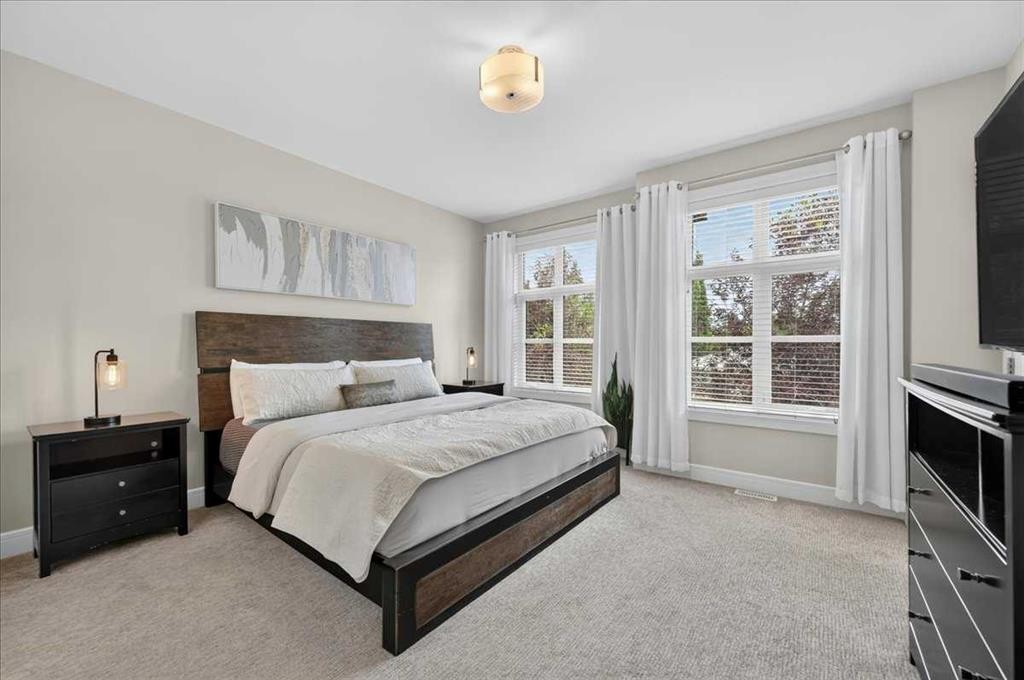 3127 44 Street Sw, Calgary, AB - Indoor Photo Showing Bedroom