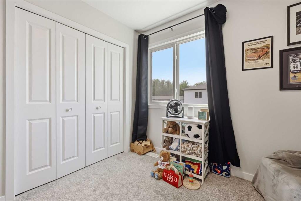 11 Park Lane, Didsbury, AB - Indoor