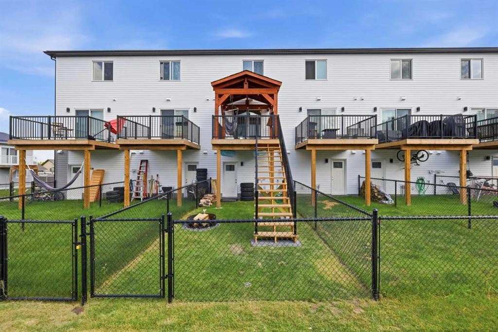 11 Park Lane, Didsbury, AB - Outdoor With Deck Patio Veranda