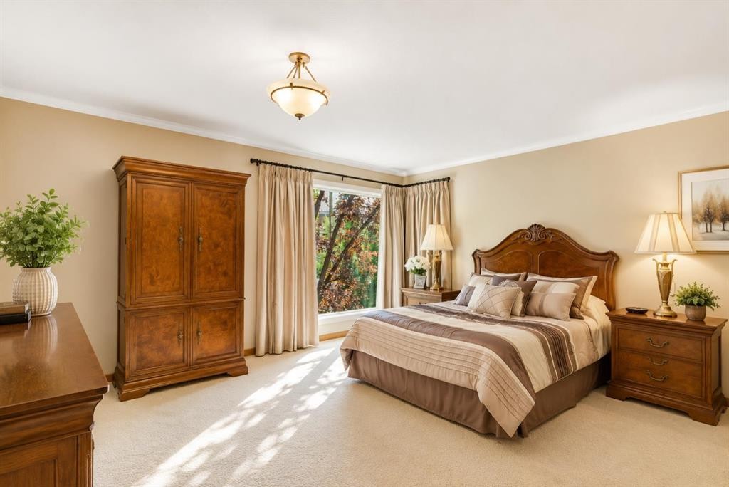 521 30 Avenue Sw, Calgary, AB - Indoor Photo Showing Bedroom