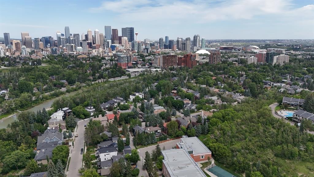 521 30 Avenue Sw, Calgary, AB - Outdoor With View