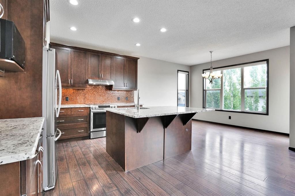 109 Pantego Terrace Nw, Calgary, AB - Indoor Photo Showing Kitchen With Upgraded Kitchen