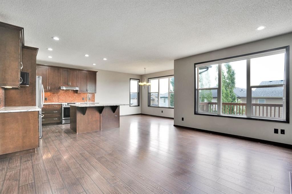 109 Pantego Terrace Nw, Calgary, AB - Indoor Photo Showing Kitchen