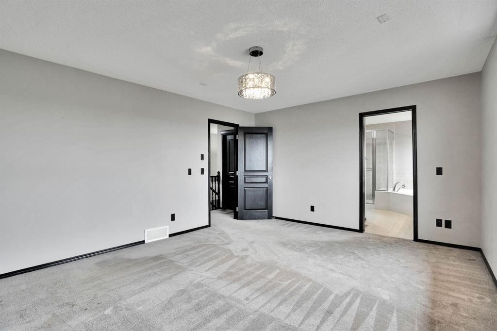 109 Pantego Terrace Nw, Calgary, AB - Indoor Photo Showing Other Room
