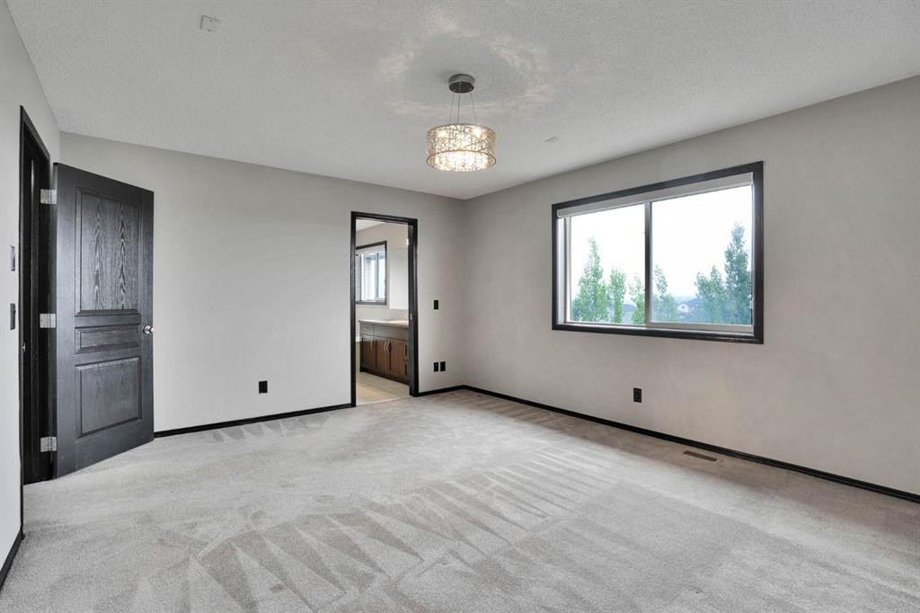 109 Pantego Terrace Nw, Calgary, AB - Indoor Photo Showing Other Room
