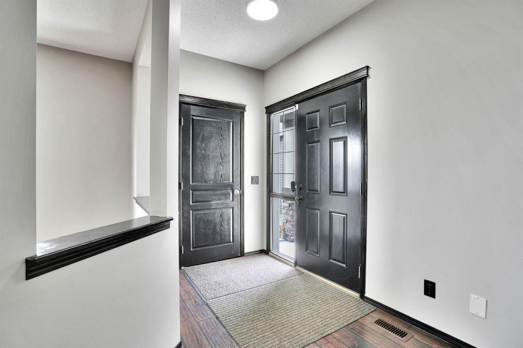109 Pantego Terrace Nw, Calgary, AB - Indoor Photo Showing Other Room