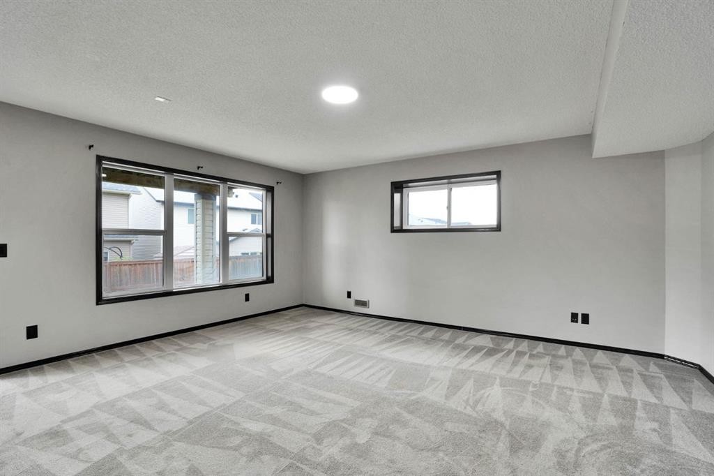 109 Pantego Terrace Nw, Calgary, AB - Indoor Photo Showing Other Room