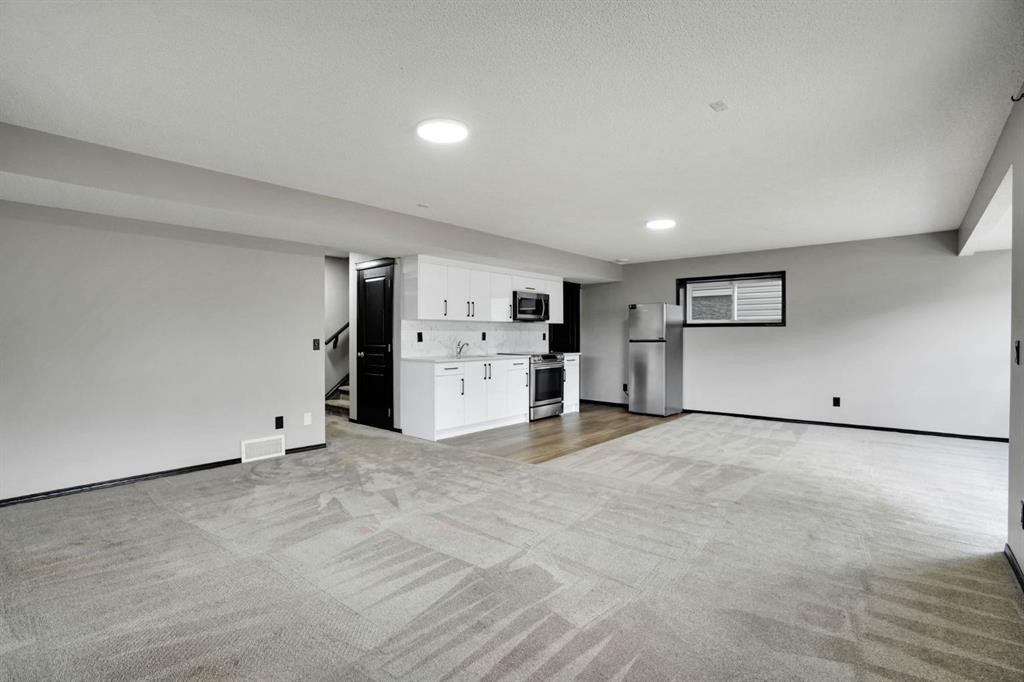 109 Pantego Terrace Nw, Calgary, AB - Indoor