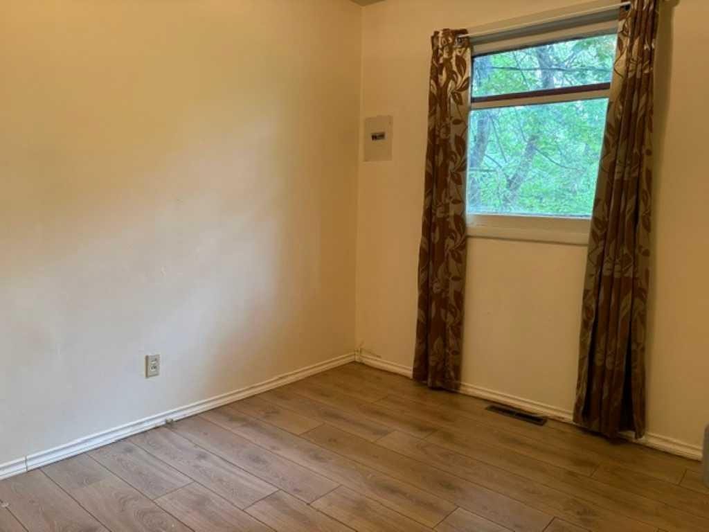 8348 Bowness Road Nw, Calgary, AB - Indoor Photo Showing Other Room