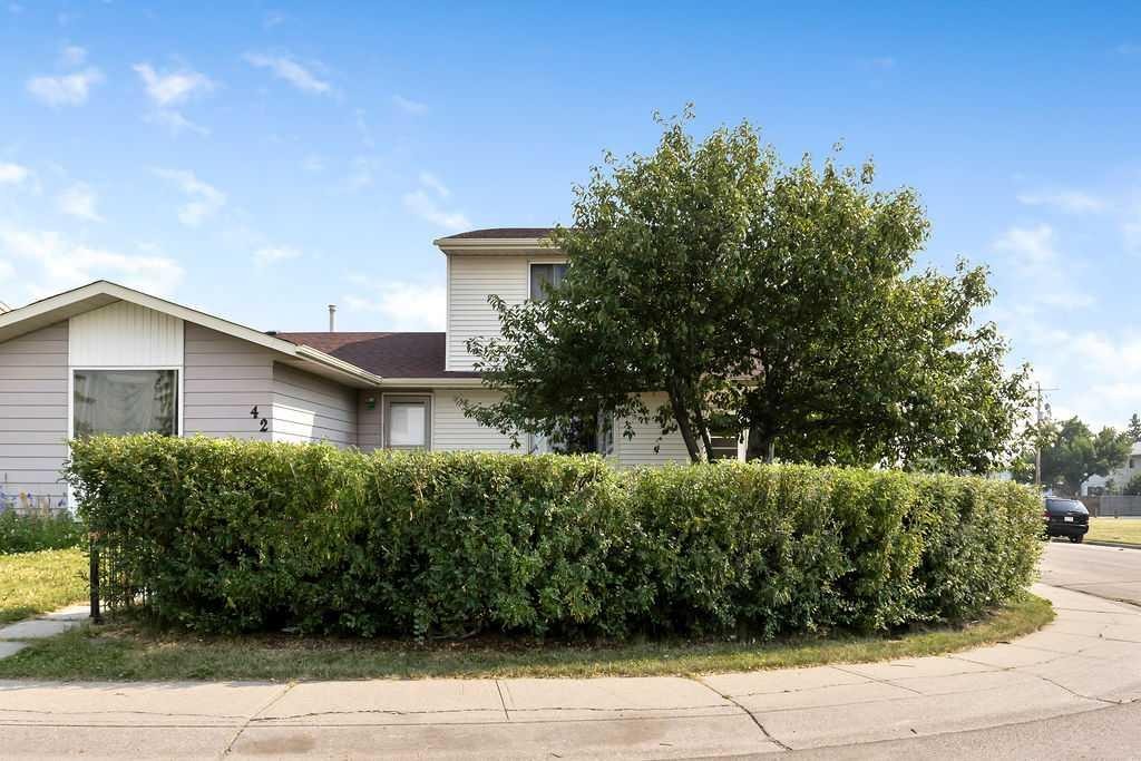 44 Falwood Crescent Ne, Calgary, AB - Outdoor