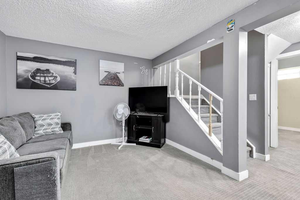 44 Falwood Crescent Ne, Calgary, AB - Indoor