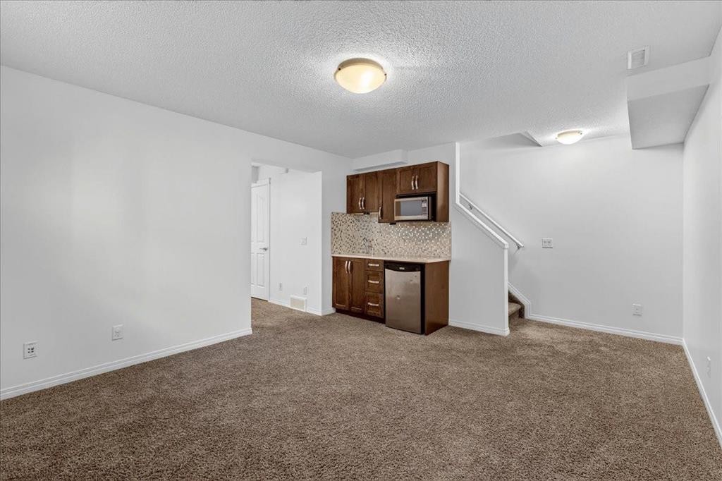 24 Auburn Meadows Green Se, Calgary, AB - Indoor Photo Showing Other Room