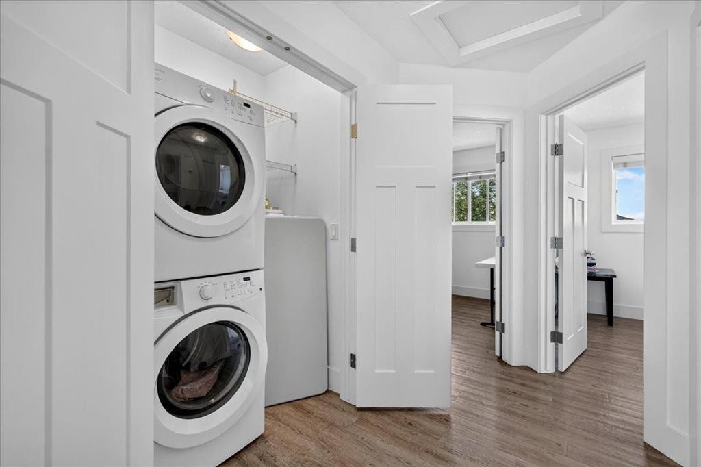 24 Auburn Meadows Green Se, Calgary, AB - Indoor Photo Showing Laundry Room