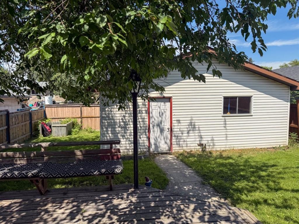 119 Fallswater Crescent Ne, Calgary, AB - Outdoor