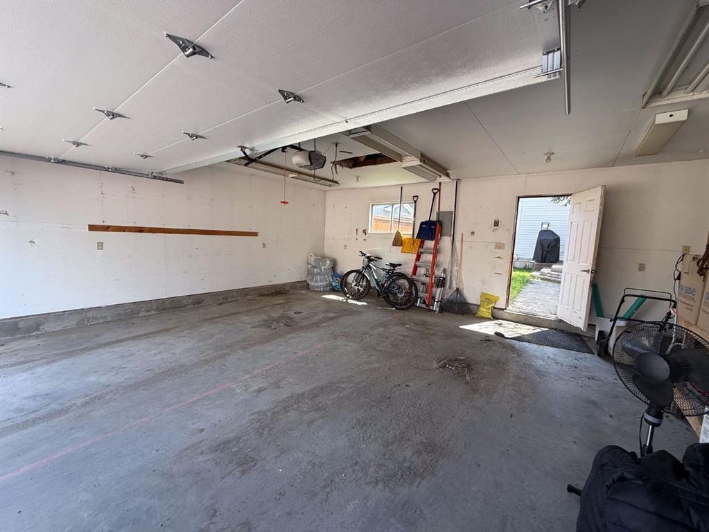 119 Fallswater Crescent Ne, Calgary, AB - Indoor Photo Showing Garage