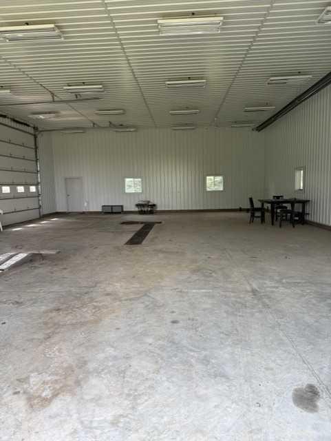 192 Range Road Range North, Grassland, AB - Indoor Photo Showing Garage