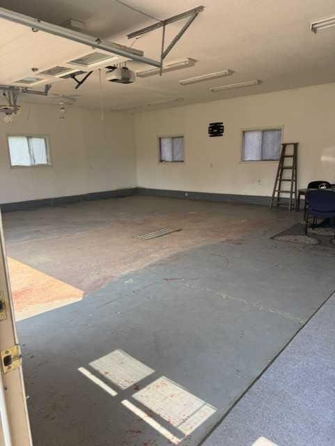 192 Range Road Range North, Grassland, AB - Indoor Photo Showing Garage