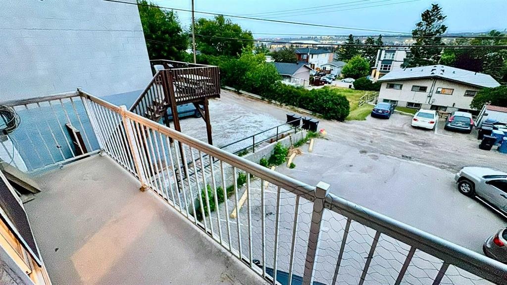 4-3726 Centre Street Ne, Calgary, AB - Outdoor With Exterior