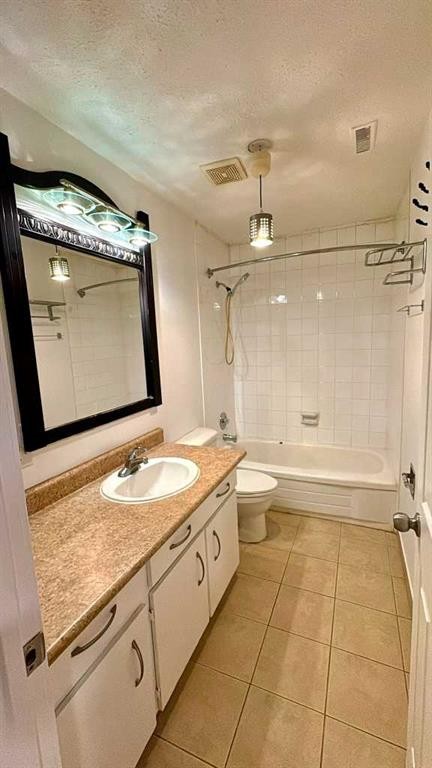 4-3726 Centre Street Ne, Calgary, AB - Indoor Photo Showing Bathroom