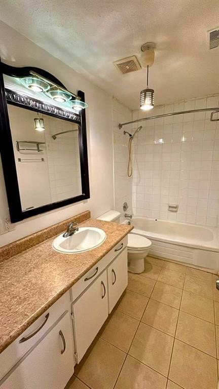 4-3726 Centre Street Ne, Calgary, AB - Indoor Photo Showing Bathroom