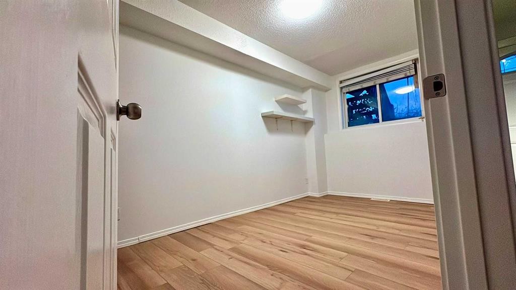 4-3726 Centre Street Ne, Calgary, AB - Indoor Photo Showing Other Room