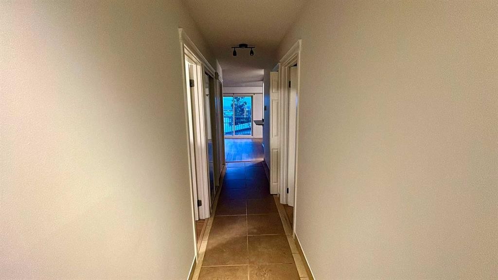 4-3726 Centre Street Ne, Calgary, AB - Indoor Photo Showing Other Room