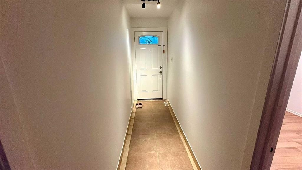 4-3726 Centre Street Ne, Calgary, AB - Indoor Photo Showing Other Room