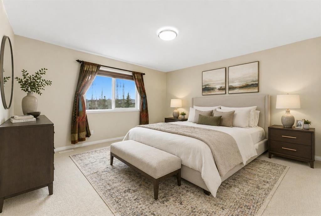 29 Royal Birkdale Drive Nw, Calgary, AB - Indoor Photo Showing Bedroom