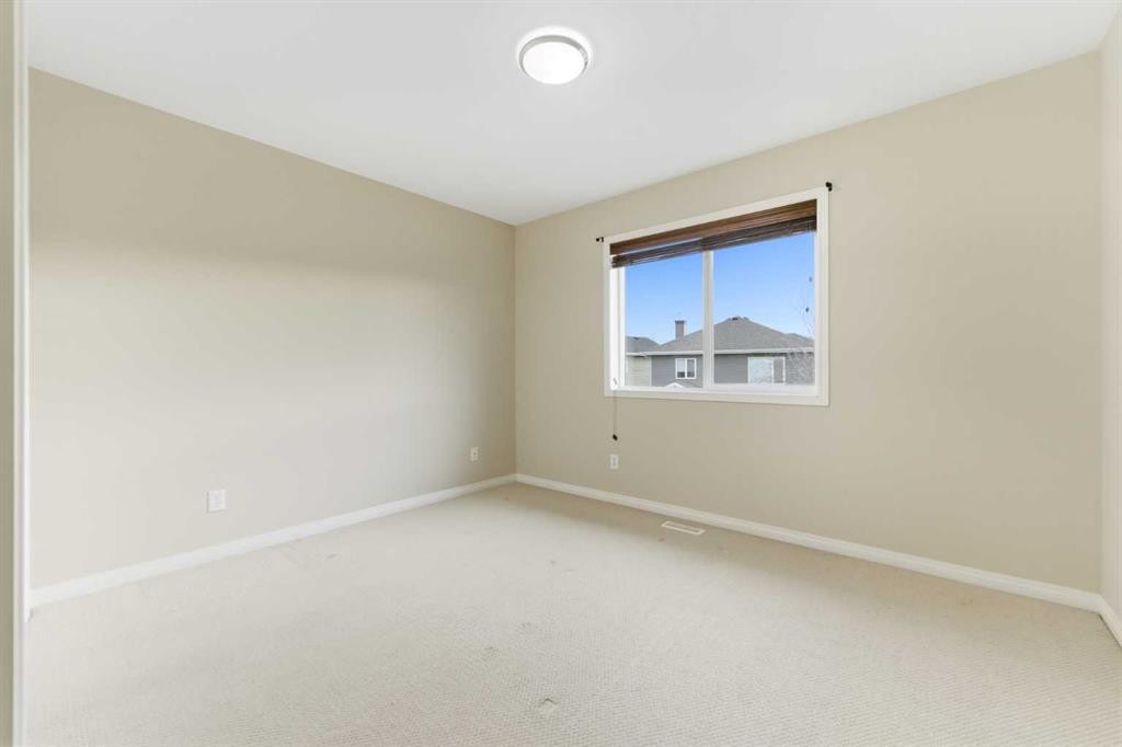 29 Royal Birkdale Drive Nw, Calgary, AB - Indoor Photo Showing Other Room