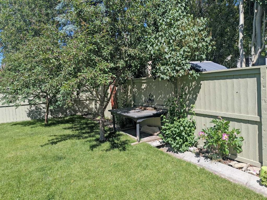 34 Coopers Close Sw, Airdrie, AB - Outdoor