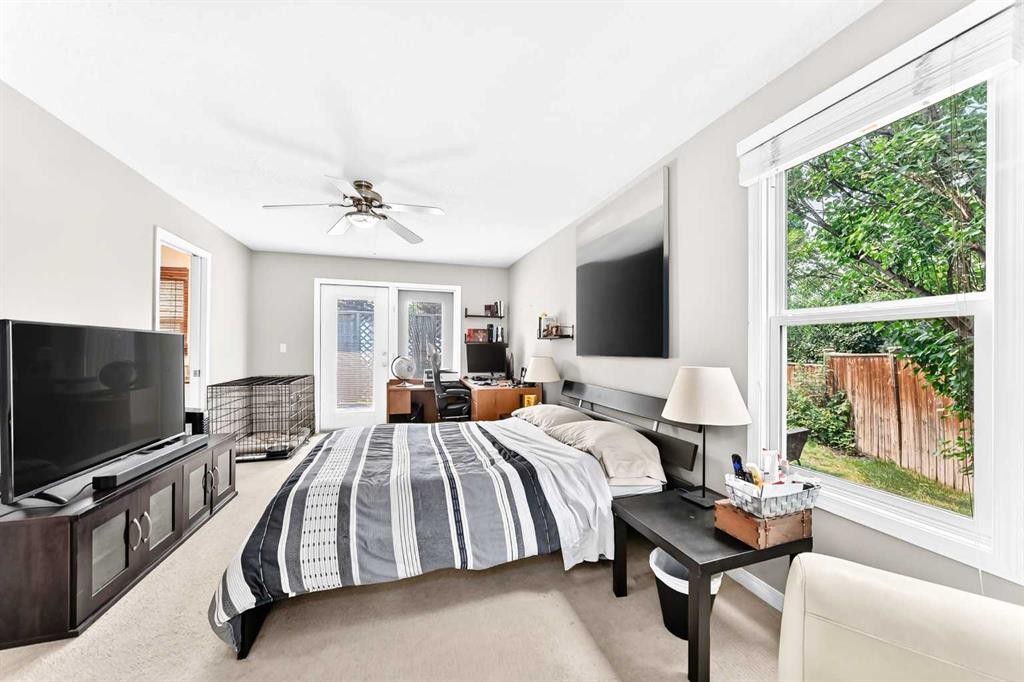 256 Midvalley Place Se, Calgary, AB - Indoor Photo Showing Bedroom