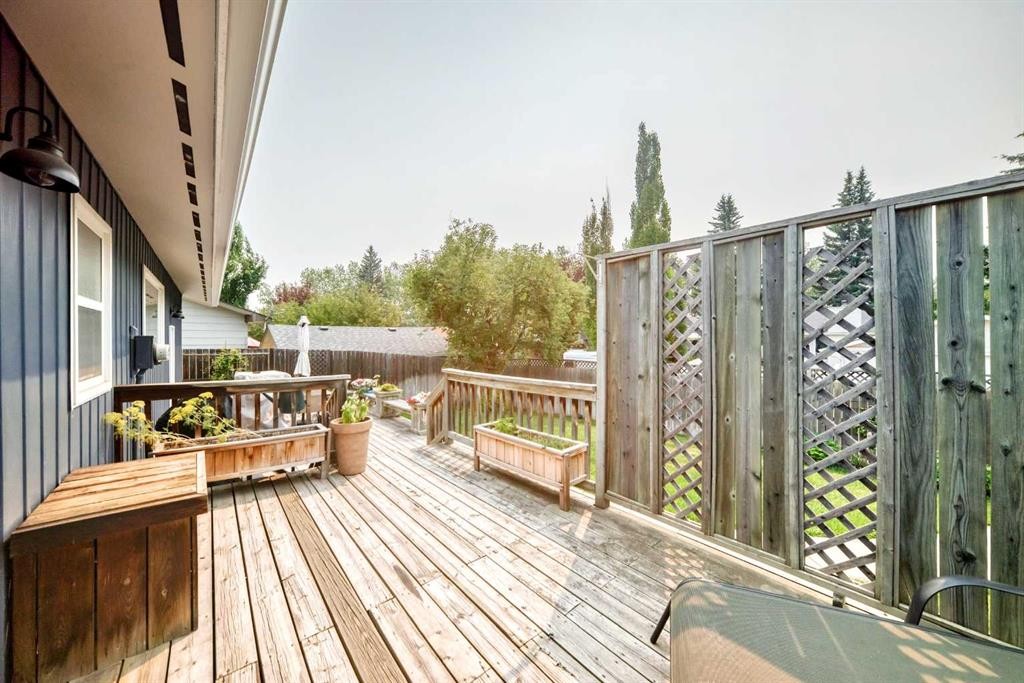 256 Midvalley Place Se, Calgary, AB - Outdoor With Deck Patio Veranda With Exterior