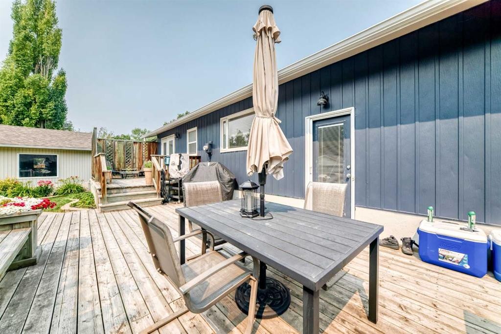 256 Midvalley Place Se, Calgary, AB - Outdoor With Deck Patio Veranda With Exterior