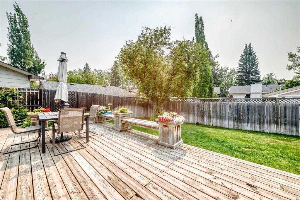 256 Midvalley Place Se, Calgary, AB - Outdoor With Deck Patio Veranda
