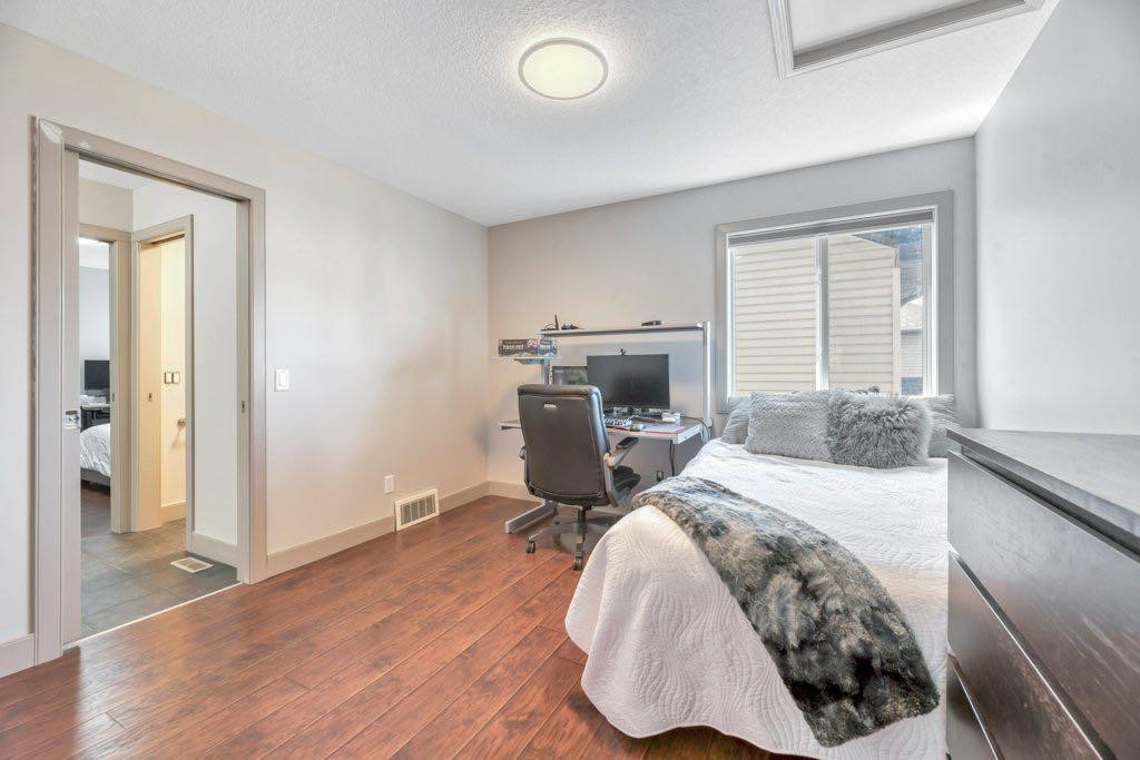 101 Hawkmere Place, Chestermere, AB - Indoor