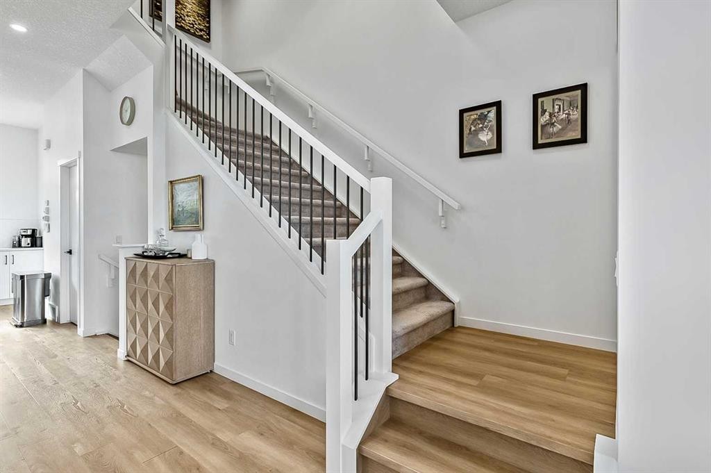 99 Masters Road Se, Calgary, AB - Indoor Photo Showing Other Room