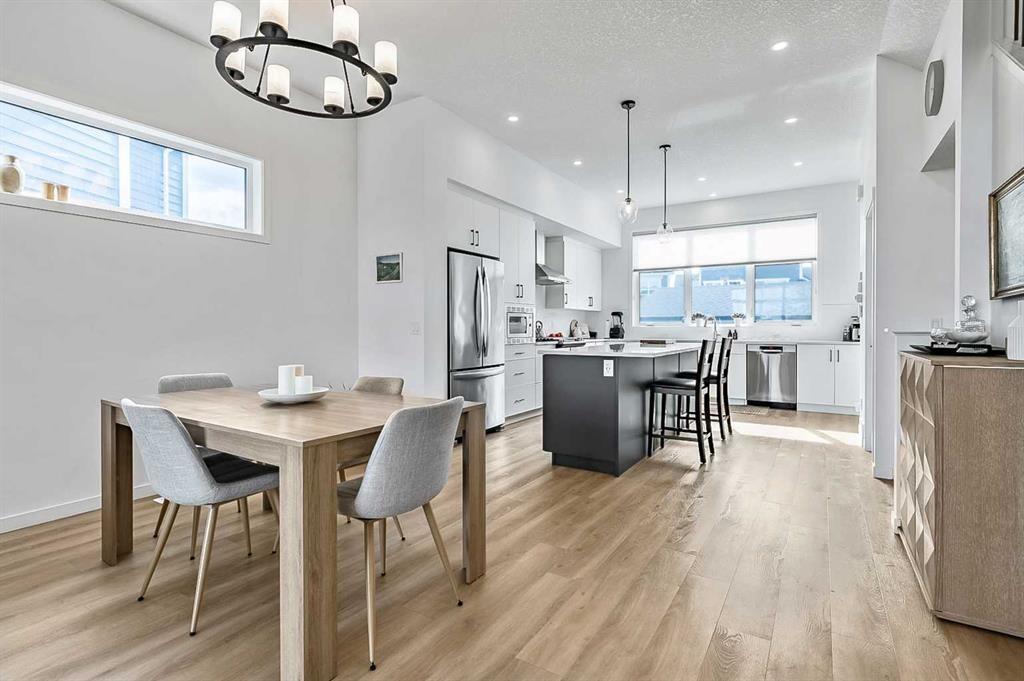 99 Masters Road Se, Calgary, AB - Indoor Photo Showing Dining Room