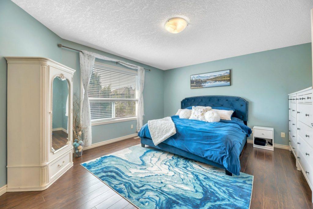 243 Westchester Boulevard, Chestermere, AB - Indoor Photo Showing Bedroom
