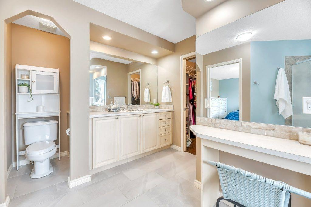 243 Westchester Boulevard, Chestermere, AB - Indoor Photo Showing Bathroom