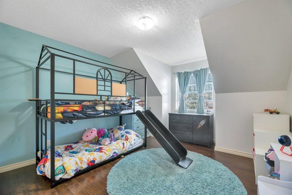 243 Westchester Boulevard, Chestermere, AB - Indoor Photo Showing Bedroom
