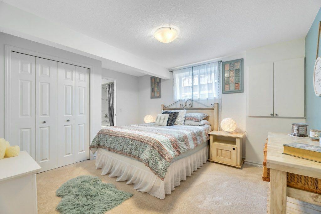 243 Westchester Boulevard, Chestermere, AB - Indoor Photo Showing Bedroom