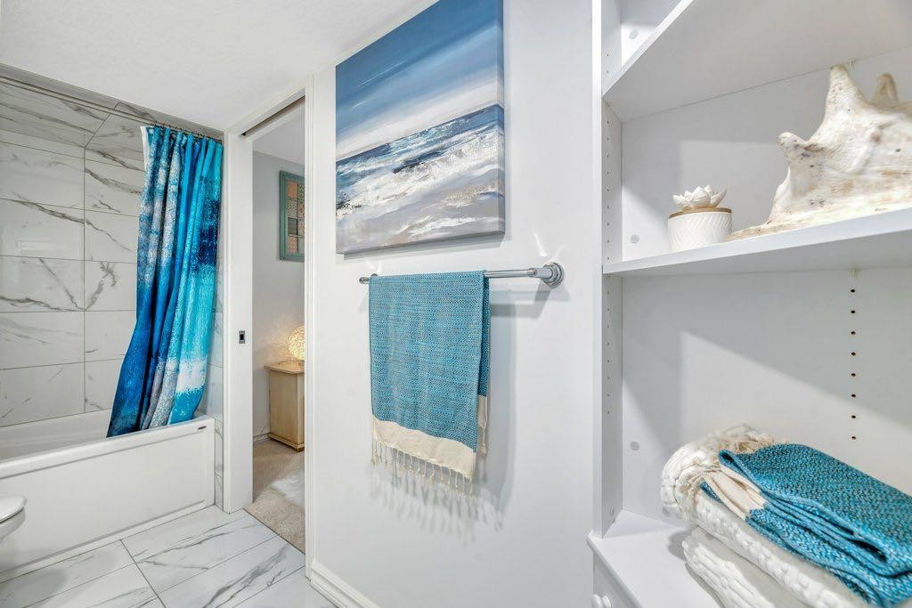 243 Westchester Boulevard, Chestermere, AB - Indoor Photo Showing Bathroom