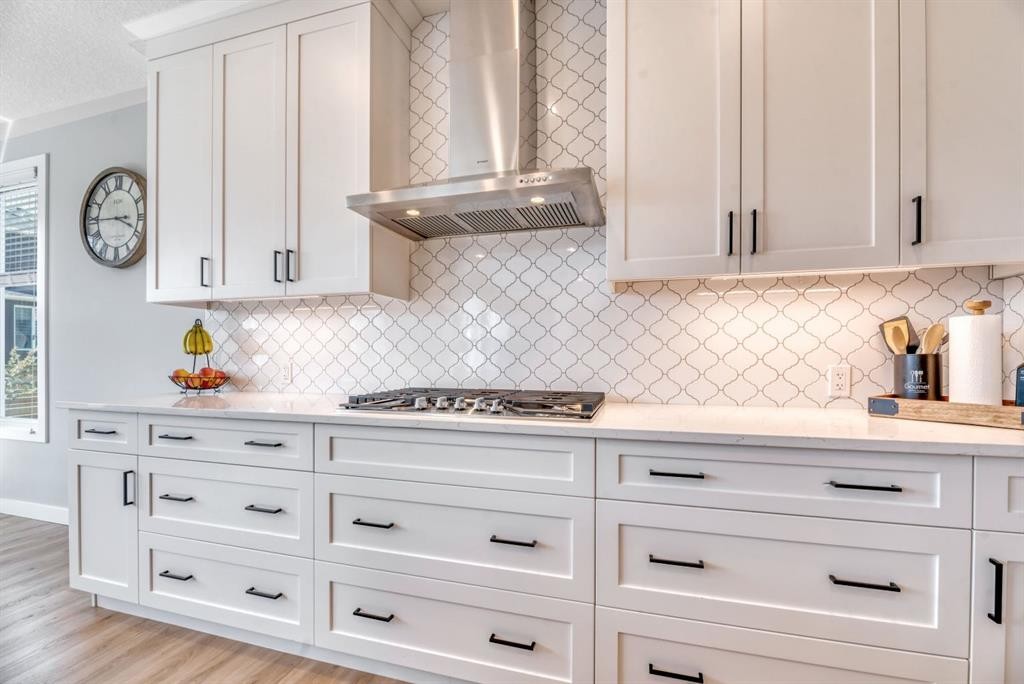 303 Dawson Harbour Court, Chestermere, AB - Indoor Photo Showing Kitchen