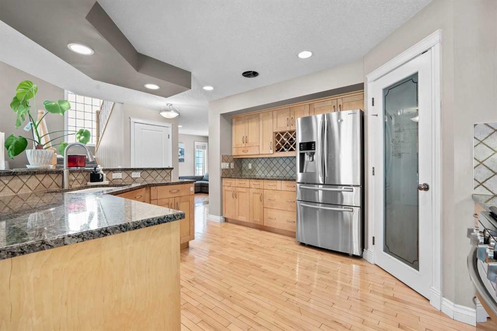 92 Cranston Drive Se, Calgary, AB - Indoor Photo Showing Kitchen